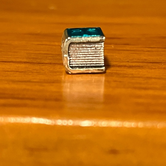 💕 3/$10 Bible w/ Cross Sliding Charm - Picture 5 of 5